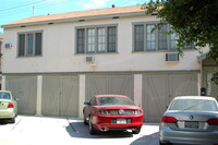 2660 Magnolia Ave. in Los Angeles, CA - Foto de edificio - Building Photo