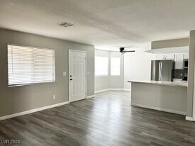 8410 Eldora Ave in Las Vegas, NV - Building Photo
