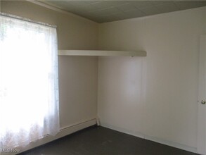 12550 Claridon Troy Rd in Chardon, OH - Building Photo - Building Photo