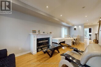 950 Greenwood Ave in Toronto, ON - Building Photo - Building Photo