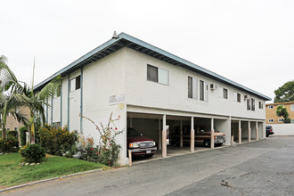 Buena Grove in Garden Grove, CA - Foto de edificio - Building Photo