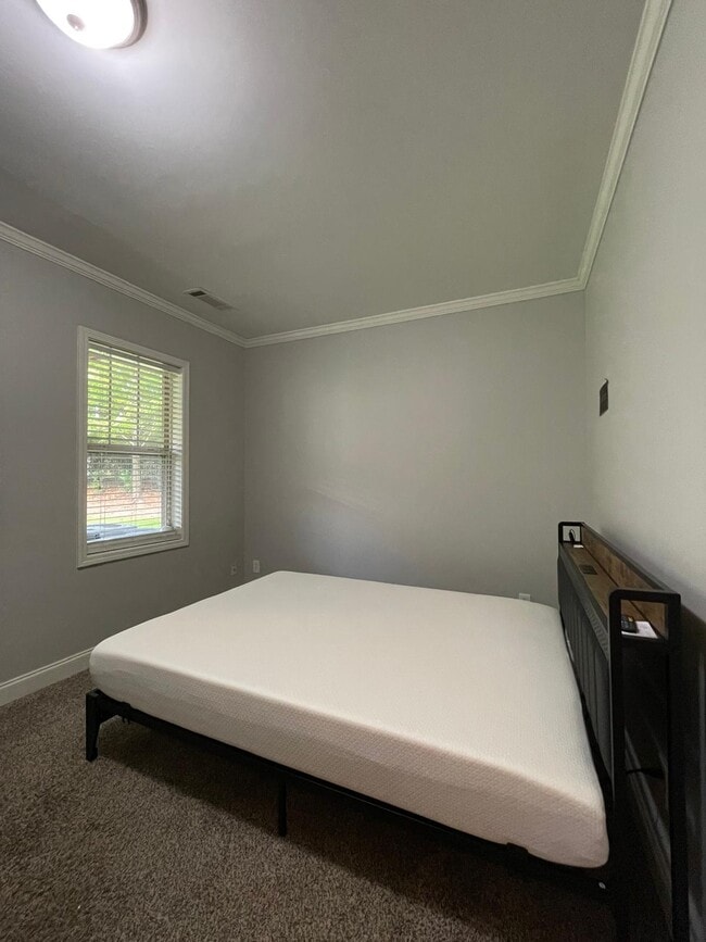 property at 1964 Sterling Oaks Cir NE