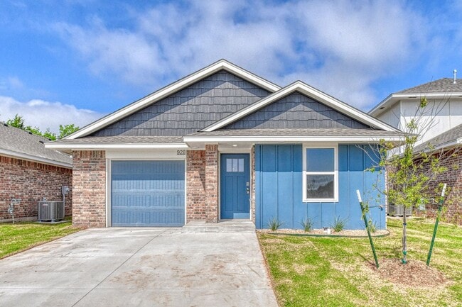 property at 928 Varenna Ct