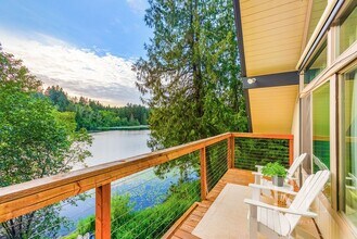 12995 Lake Shore Dr NW in Poulsbo, WA - Building Photo - Building Photo