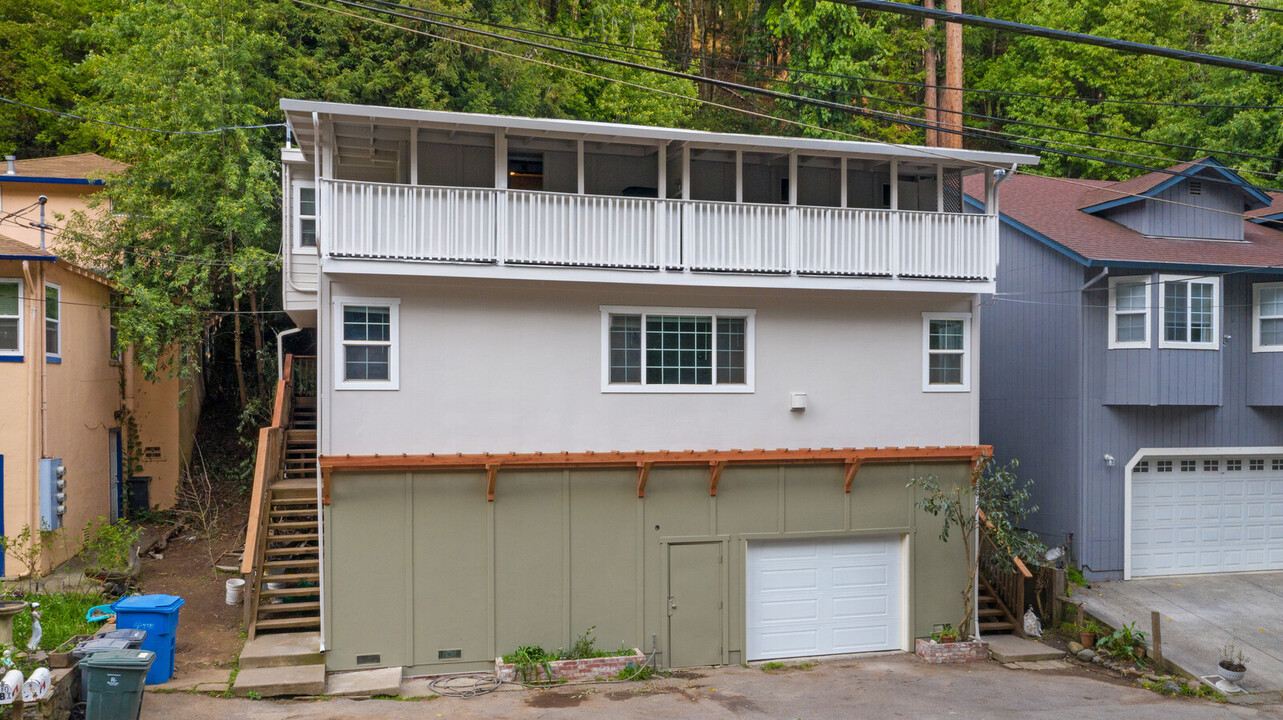 14185 Old Cazadero Rd in Guerneville, CA - Building Photo