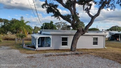 9357 Victoria Dr in Sebastian, FL - Building Photo - Building Photo