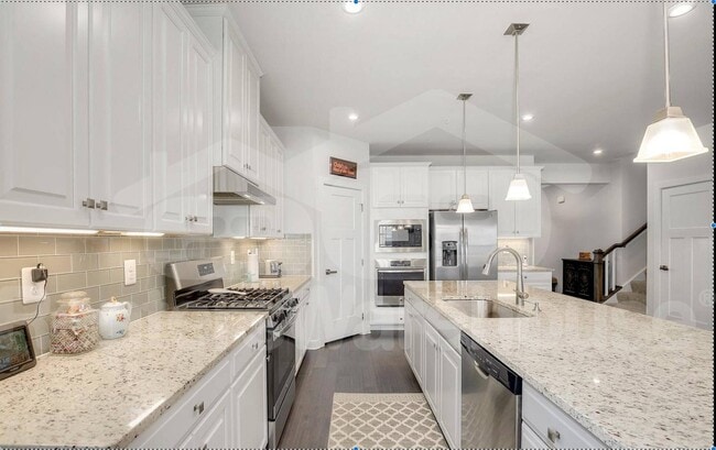 2471 Vineyard Spgs Wy in Ellicott City, MD - Foto de edificio - Building Photo