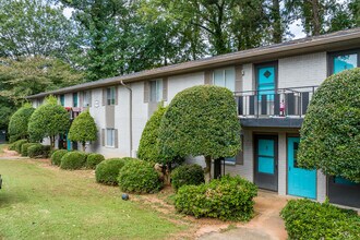 Summit Grove in Decatur, GA - Foto de edificio - Building Photo