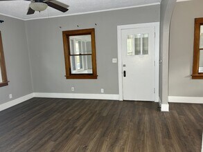 1203 S West Ave in Sioux Falls, SD - Foto de edificio - Building Photo