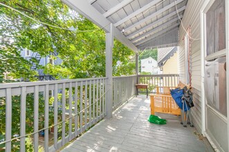 24 Darling St, Unit 34-3 in Boston, MA - Foto de edificio - Building Photo