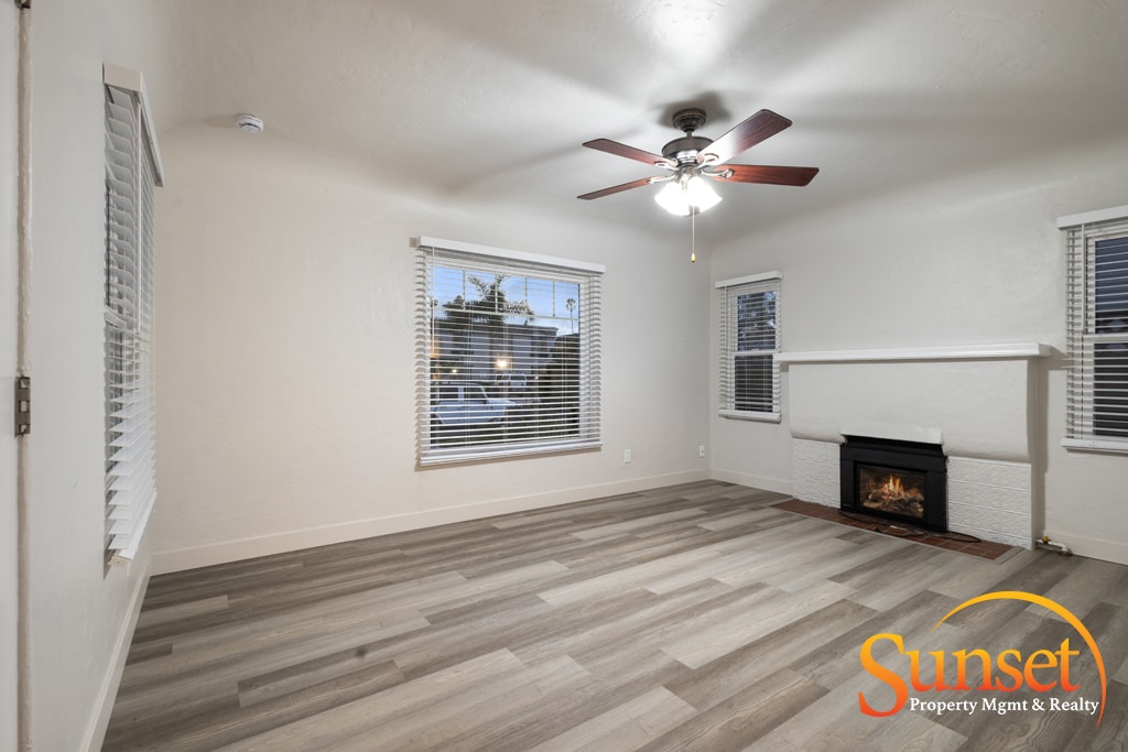 4926 Del Monte Ave in San Diego, CA - Building Photo