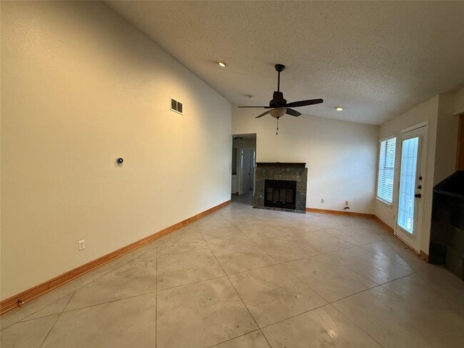 12902 Covington Trail in Austin, TX - Building Photo - Building Photo