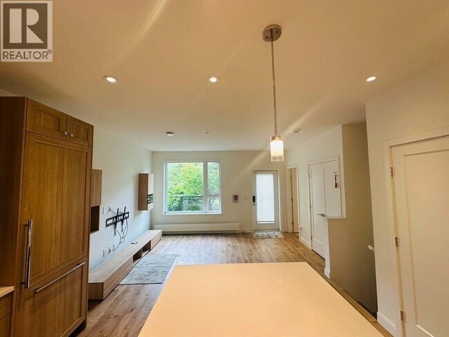 525 E 2nd St in North Vancouver, BC - Building Photo - Building Photo