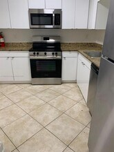 6013 10th Ave N in Greenacres, FL - Building Photo - Building Photo