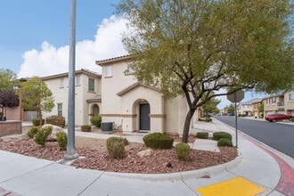 6255 W Arby Ave in Las Vegas, NV - Building Photo - Building Photo