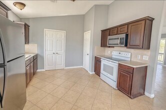 1040 Darst Rd in Beasley, TX - Foto de edificio - Building Photo