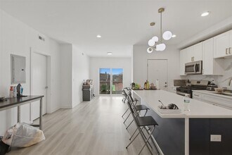 4939 N St Louis Ave, Unit 3N in Chicago, IL - Foto de edificio - Building Photo