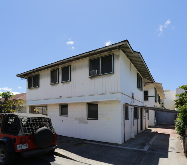 3115 Castle St in Honolulu, HI - Building Photo - Building Photo