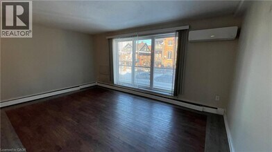 326 Hunter St E in Hamilton, ON - Building Photo - Building Photo