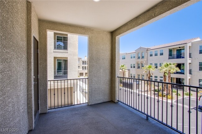 2555 Hampton Rd in Henderson, NV - Building Photo - Building Photo