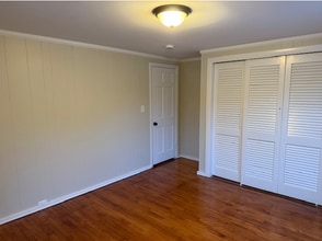 420 Church St, Unit 422 in Whitinsville, MA - Foto de edificio - Building Photo