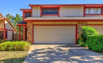 8905 Trone Cir in Austin, TX - Building Photo