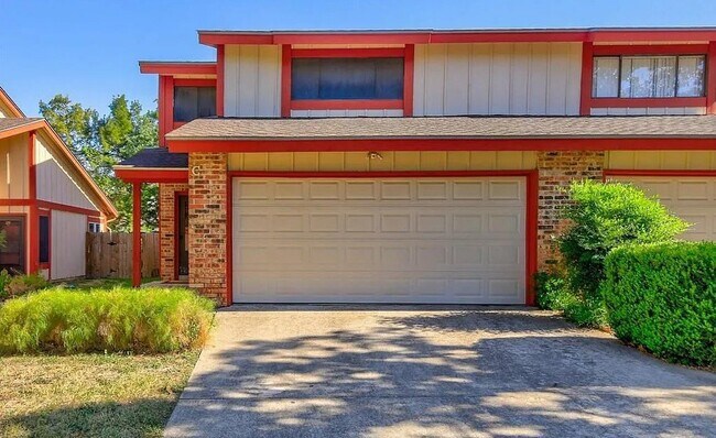 8905 Trone Cir
