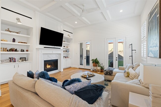 property at 531 W 27th St