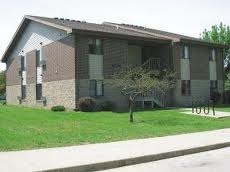 Newton Plaza Apartments in Newton, IA - Building Photo