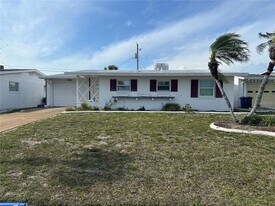 1521 Council Dr in Sun City Center, FL - Building Photo