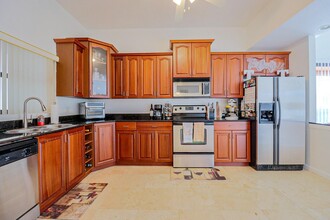 1650 Presidential Way in West Palm Beach, FL - Foto de edificio - Building Photo