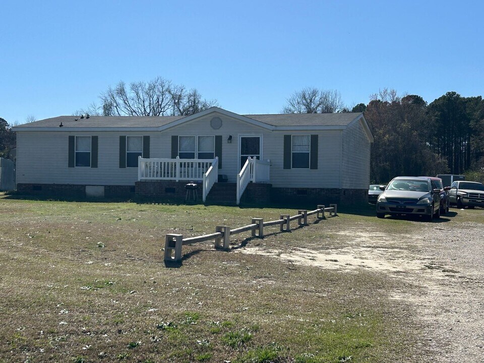 211 River Run Rd in Rocky Mount, NC - Building Photo