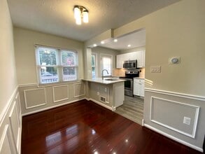 5704 Fenwick Dr in Alexandria, VA - Foto de edificio - Building Photo