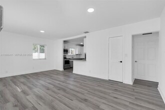 1325 N 26th Ave in Hollywood, FL - Building Photo - Building Photo