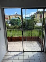 1001 NW 45th Ave in Miami, FL - Building Photo