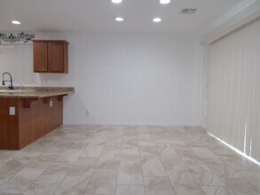 9074 Iron Cactus Ave in Las Vegas, NV - Building Photo - Building Photo