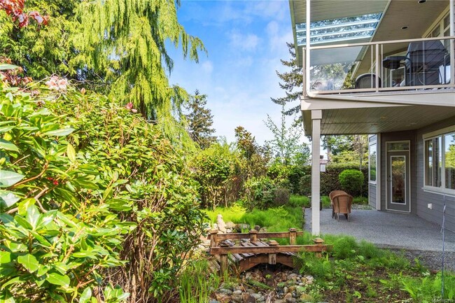2240 Leighton Rd in Nanaimo, BC - Building Photo - Building Photo
