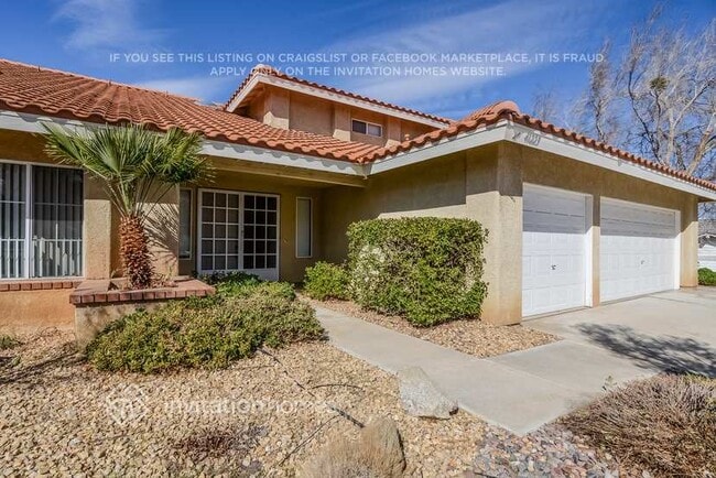 41223 Maple St in Palmdale, CA - Foto de edificio - Building Photo