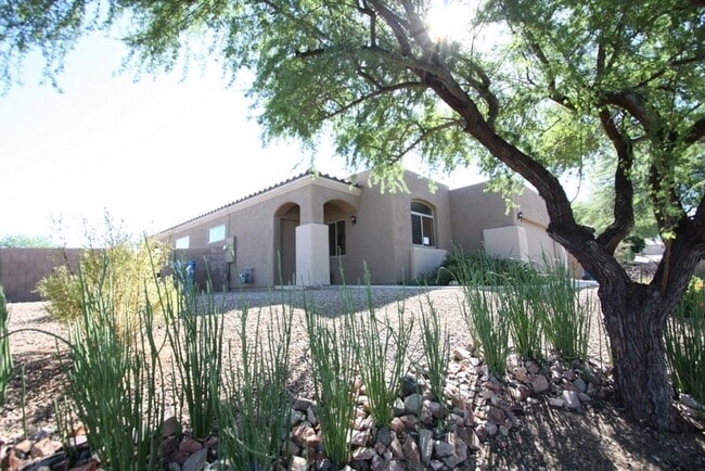 property at 473 E Cactus Mountain Dr