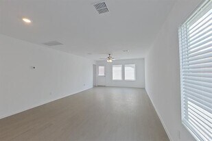 907 Ponderosa Ln in Princeton, TX - Building Photo