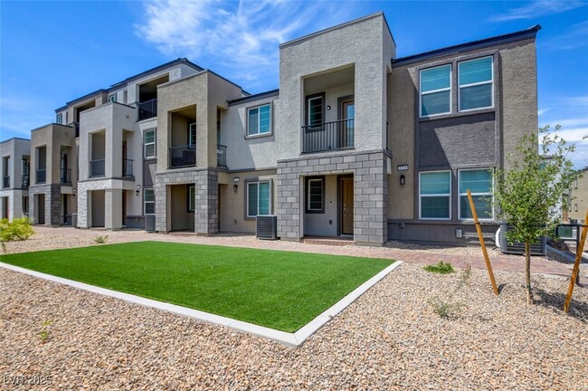 5728 CRENELLATED St in Las Vegas, NV - Foto de edificio - Building Photo
