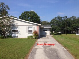 1257 London Ave in Spring Hill, FL - Building Photo