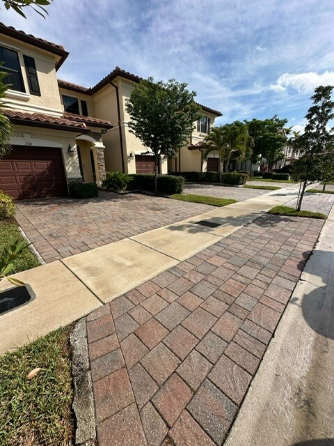 3341 W 89th Ter in Hialeah, FL - Building Photo - Building Photo