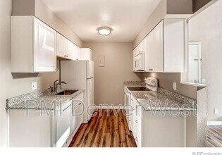 381 S Ames St in Lakewood, CO - Building Photo - Building Photo