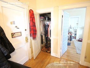 1185 Commonwealth Ave-Unit -7 in Boston, MA - Building Photo - Building Photo