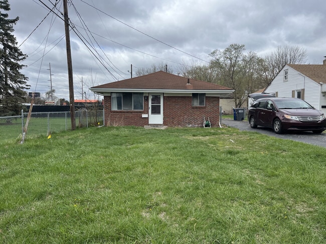 property at 5015 Yermo Dr
