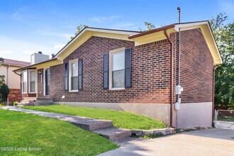10302 Bayport Rd in Jeffersontown, KY - Foto de edificio - Building Photo