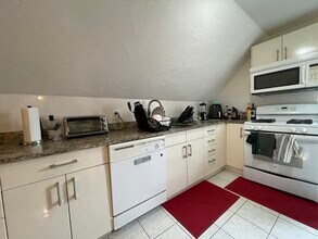 63 Fairbanks St, Unit 65-2 in Boston, MA - Building Photo - Building Photo