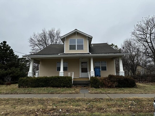 304 N Roney St in Carl Junction, MO - Building Photo - Building Photo