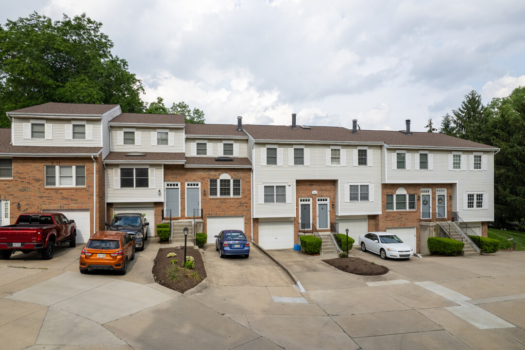 Cummings Creek Condominiums in Cincinnati, OH - Foto de edificio